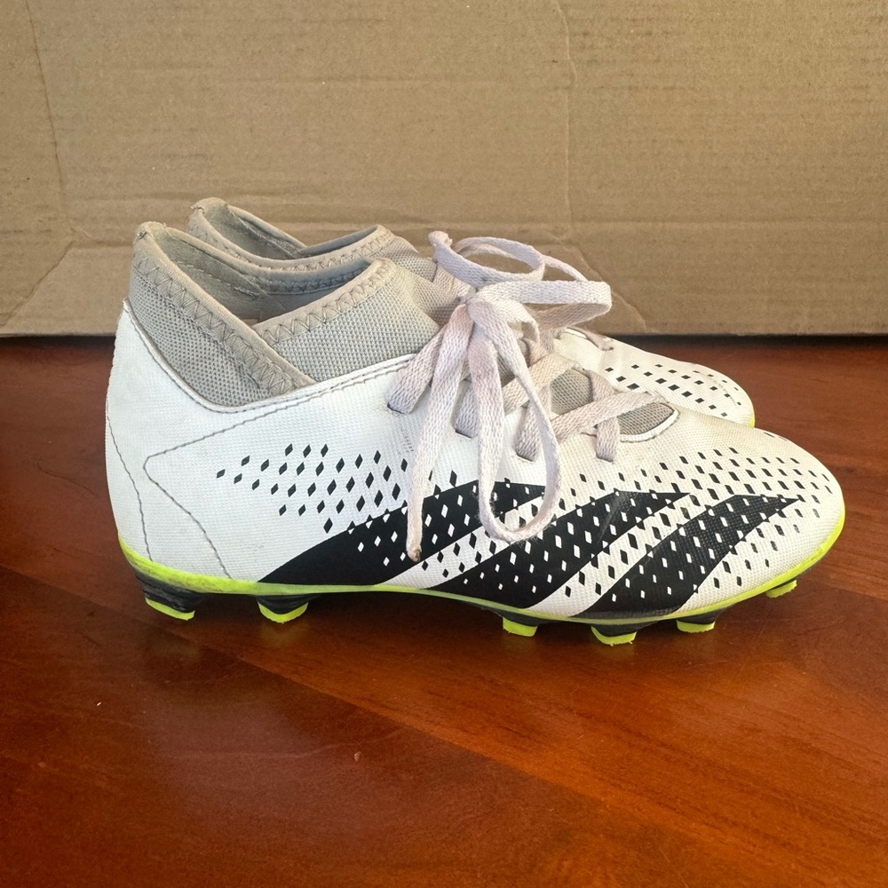 adidas Predator ACCURACY.4 Youth FG Soccer Cleats
